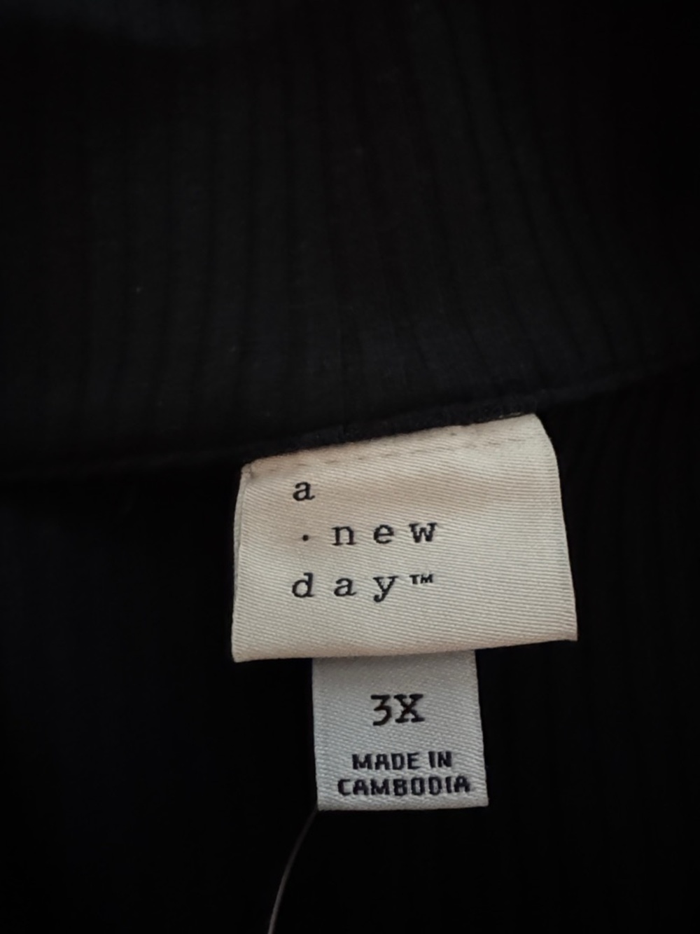 a new day Black Sleeveless Button-Down Collared Top - Picture 3 of 8